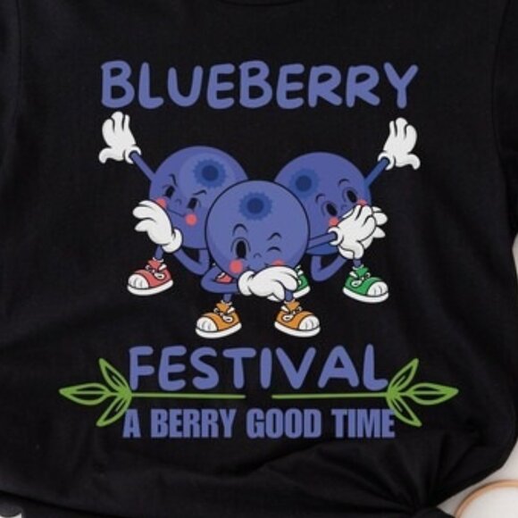 Blueberries Berry Lover Fruit Cute Graphic Summer Foodie Gift T-Shirt 165 - Picture 2 of 5